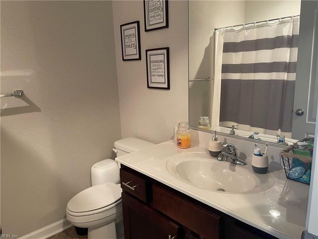 282 Paradise DR, Portsmouth, VA 23701