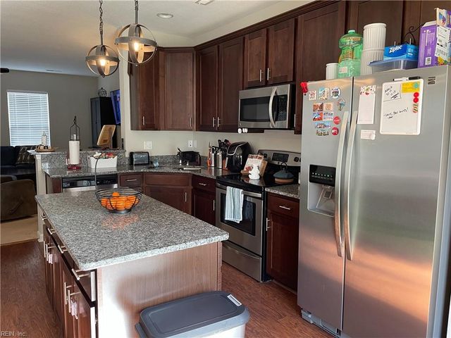 282 Paradise DR, Portsmouth, VA 23701