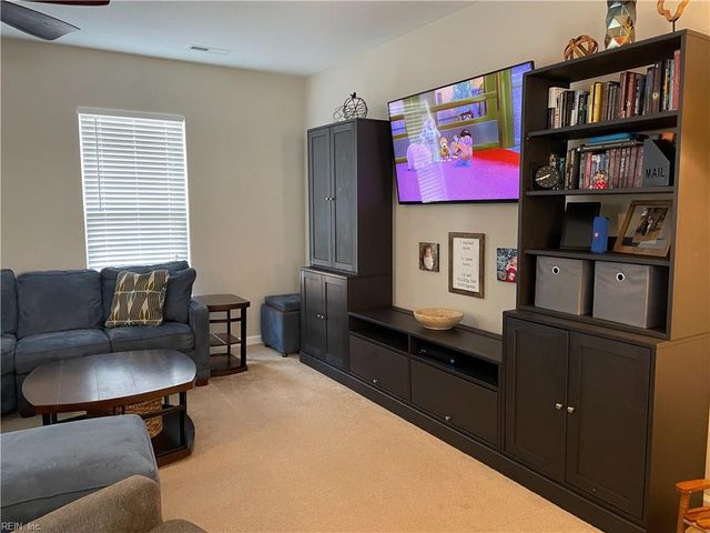 282 Paradise DR, Portsmouth, VA 23701