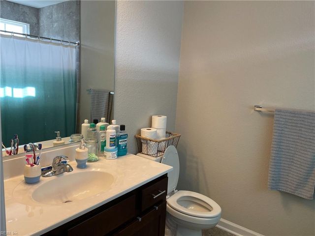 282 Paradise DR, Portsmouth, VA 23701