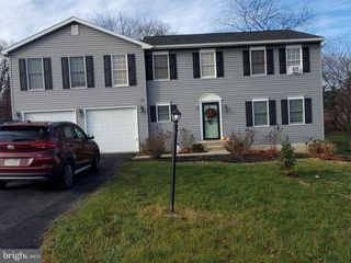 3 HARRISON RD, New Freedom, PA 17349