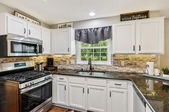 28645 Sunflower LANE, Waterford, WI 53185