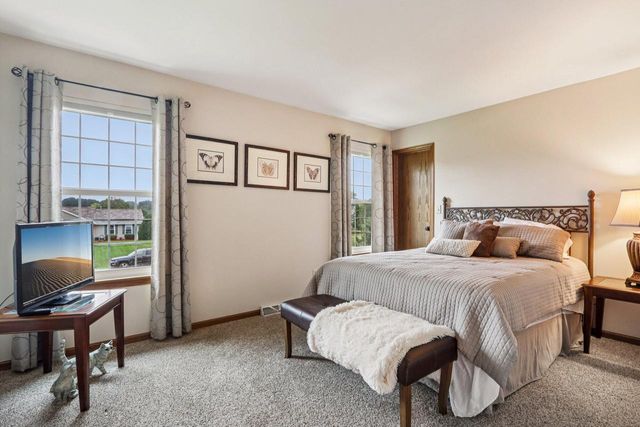 28645 Sunflower LANE, Waterford, WI 53185