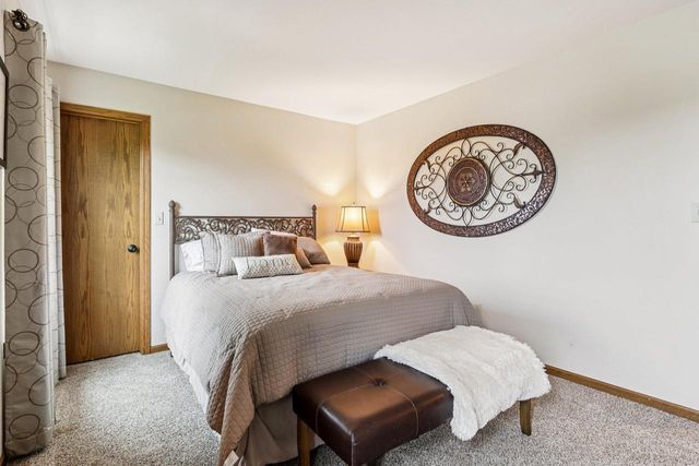 28645 Sunflower LANE, Waterford, WI 53185