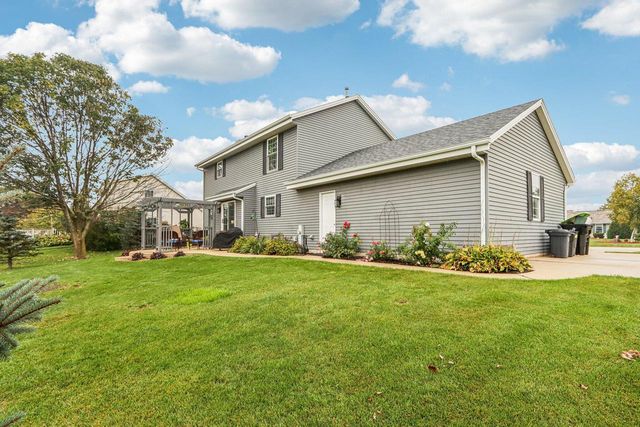 28645 Sunflower LANE, Waterford, WI 53185