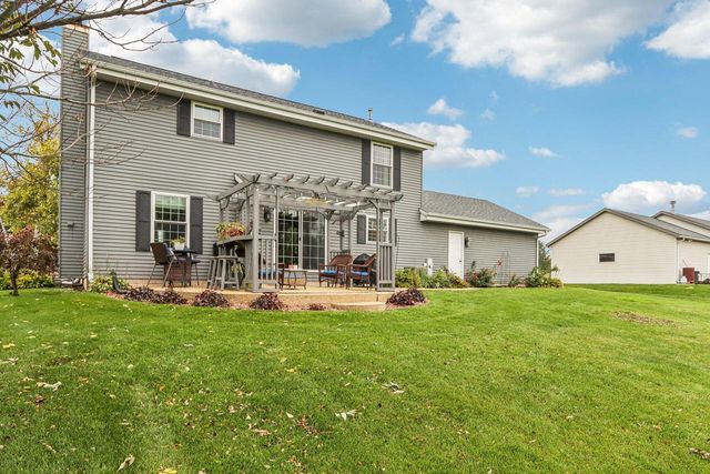 28645 Sunflower LANE, Waterford, WI 53185