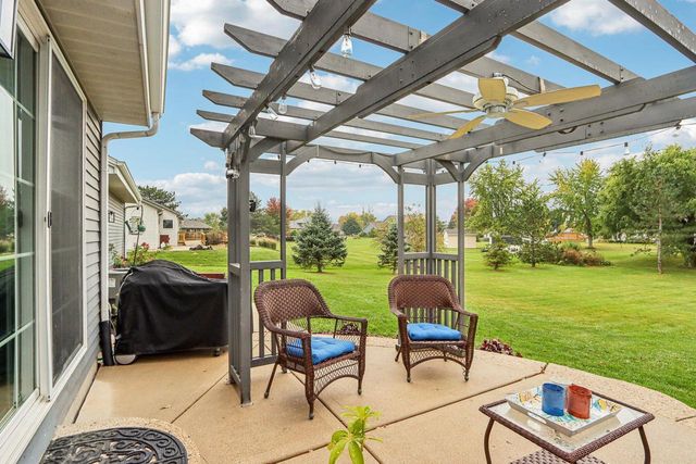 28645 Sunflower LANE, Waterford, WI 53185