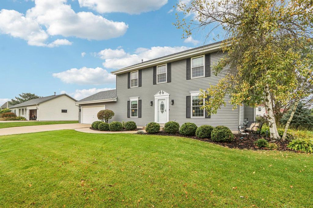28645 Sunflower LANE, Waterford, WI 53185