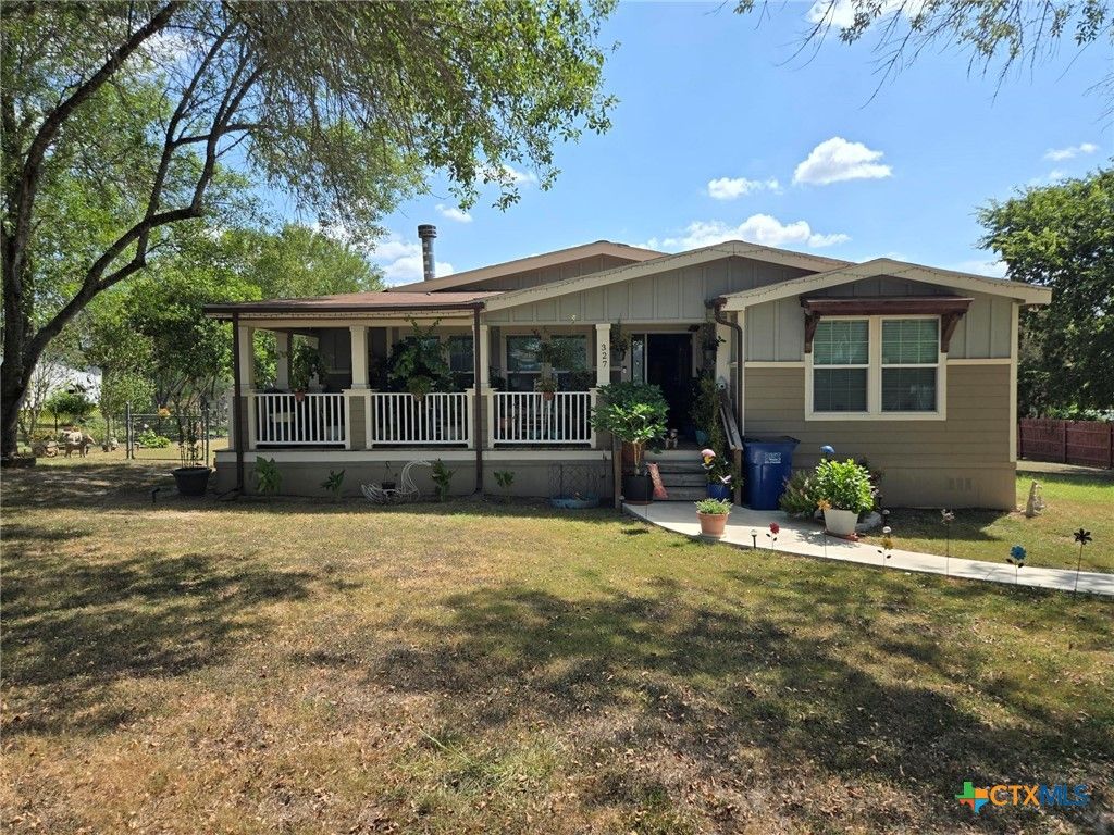 Image 1 of property listing at 327 Reyna Lane, Seguin, TX 78155