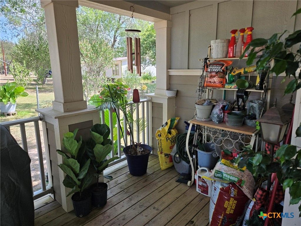 Image 23 of property listing at 327 Reyna Lane, Seguin, TX 78155