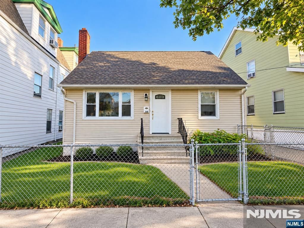 310 Devon Street, Kearny, NJ 07032