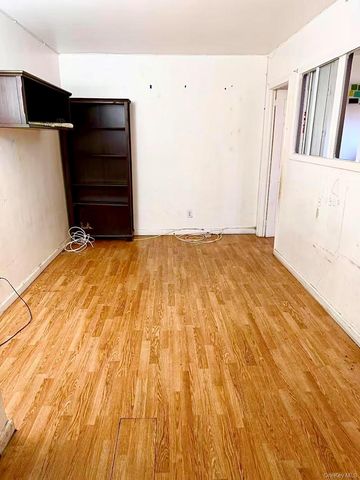13630 Stanford Avenue 1A, Flushing, NY 11355