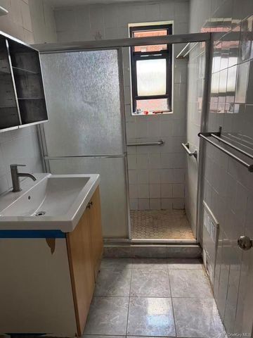 13630 Stanford Avenue 1A, Flushing, NY 11355