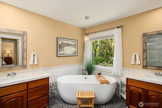 17833 236th Place NE, Woodinville, WA 98077