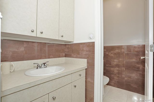 2 Wiener Drive, Monsey, NY 10952