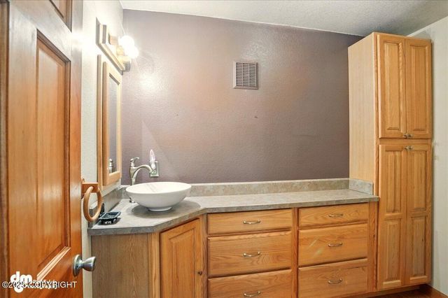 5480 E 98th Avenue, Anchorage, AK 99516