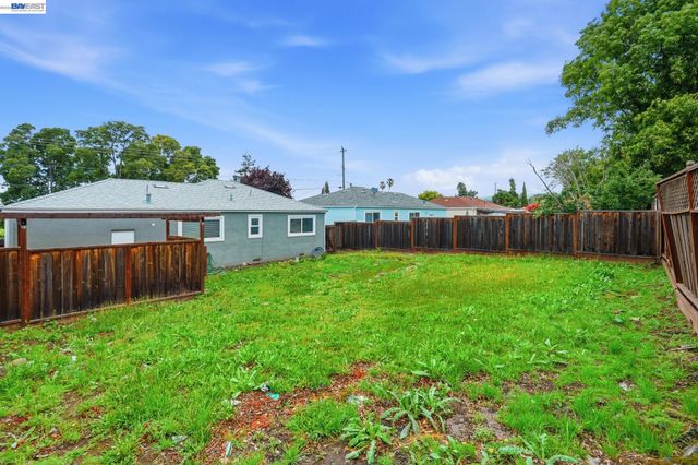 1839 Hill Ave, Hayward, CA 94541