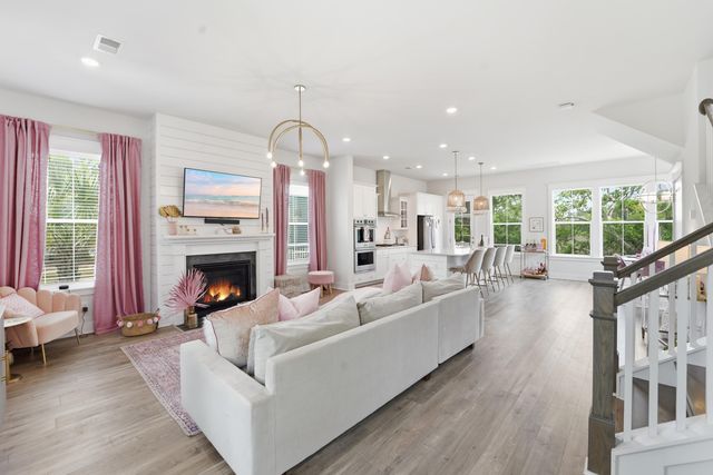 820 Forrest Drive, Charleston, SC 29492