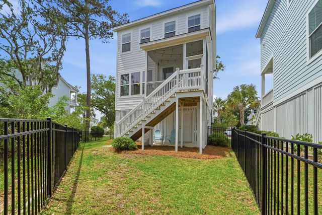 820 Forrest Drive, Charleston, SC 29492