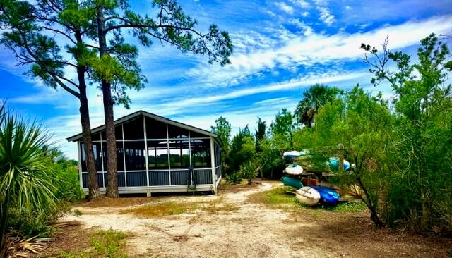 820 Forrest Drive, Charleston, SC 29492
