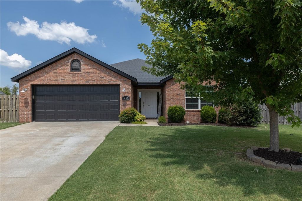 452 Caballo Street, Farmington, AR 72730
