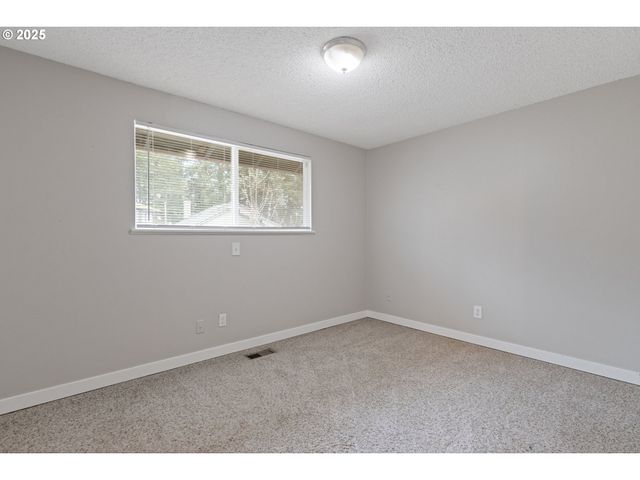 23 Se 205TH Pl, Gresham, OR 97030