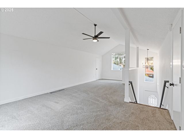 23 Se 205TH Pl, Gresham, OR 97030