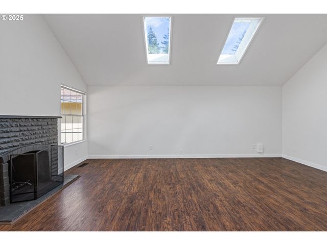 23 Se 205TH Pl, Gresham, OR 97030