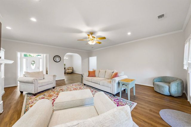 4116 Wildflower Lane, Benton, AR 72015
