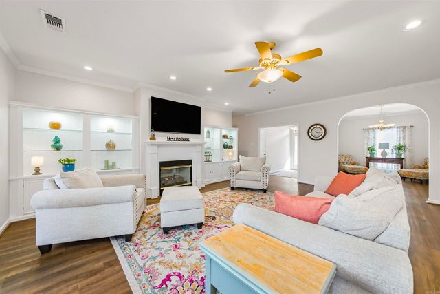 4116 Wildflower Lane, Benton, AR 72015