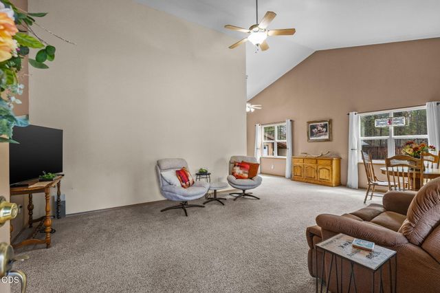 50940 S Huntington Road, La Pine, OR 97739