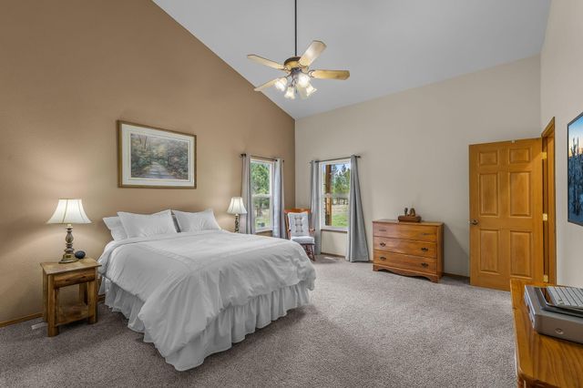50940 S Huntington Road, La Pine, OR 97739