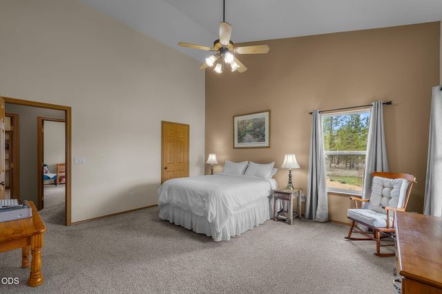 50940 S Huntington Road, La Pine, OR 97739