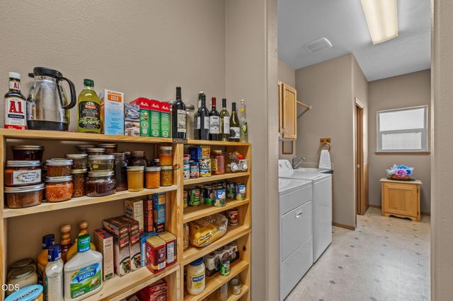 50940 S Huntington Road, La Pine, OR 97739