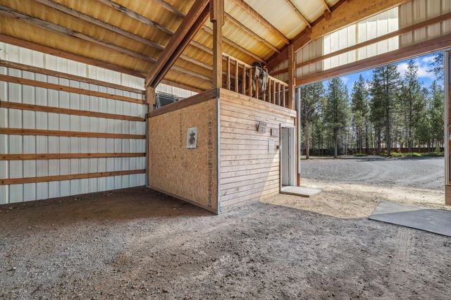 50940 S Huntington Road, La Pine, OR 97739