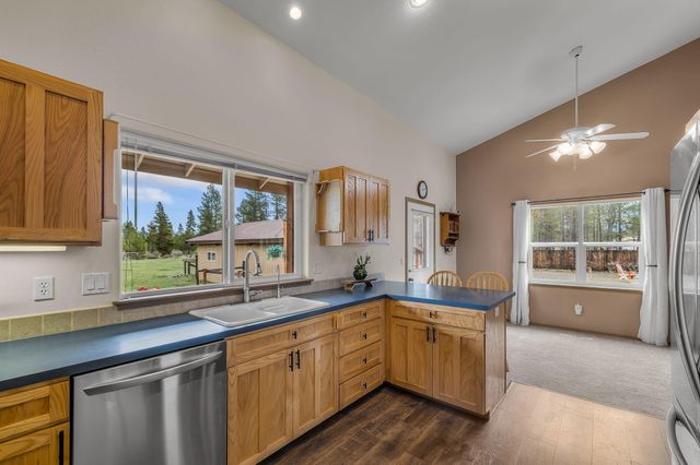 50940 S Huntington Road, La Pine, OR 97739