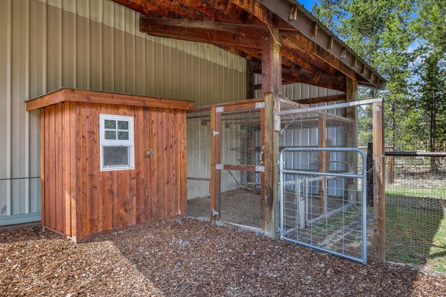 50940 S Huntington Road, La Pine, OR 97739