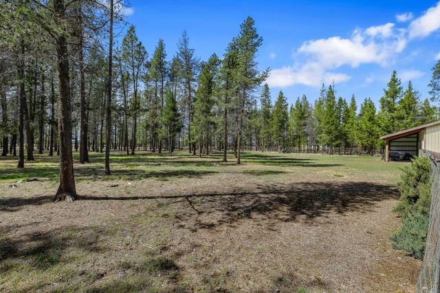 50940 S Huntington Road, La Pine, OR 97739