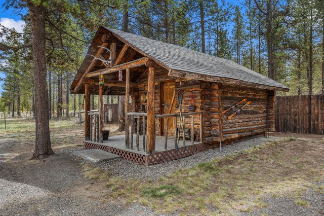 50940 S Huntington Road, La Pine, OR 97739