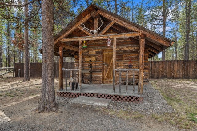 50940 S Huntington Road, La Pine, OR 97739