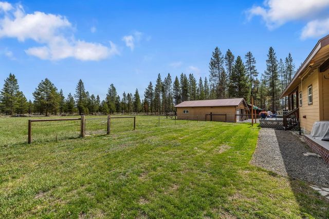50940 S Huntington Road, La Pine, OR 97739