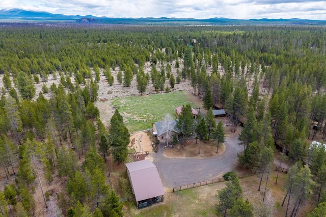 50940 S Huntington Road, La Pine, OR 97739