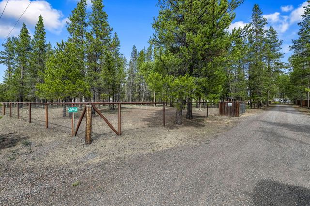 50940 S Huntington Road, La Pine, OR 97739