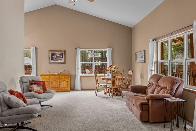 50940 S Huntington Road, La Pine, OR 97739