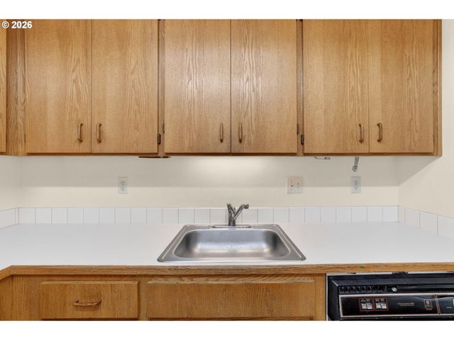 14851 Ne SACRAMENTO St 127, Portland, OR 97230
