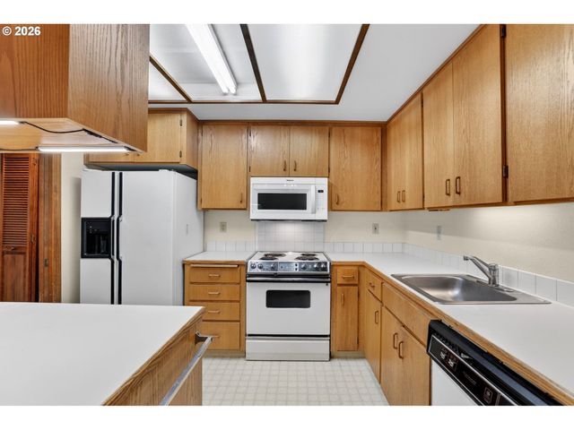 14851 Ne SACRAMENTO St 127, Portland, OR 97230