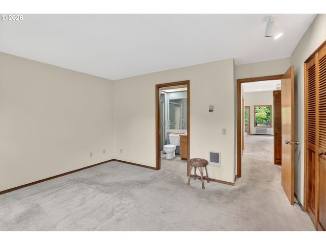 14851 Ne SACRAMENTO St 127, Portland, OR 97230