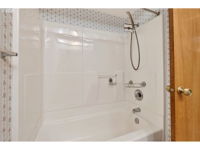 14851 Ne SACRAMENTO St 127, Portland, OR 97230