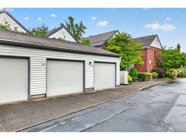 14851 Ne SACRAMENTO St 127, Portland, OR 97230