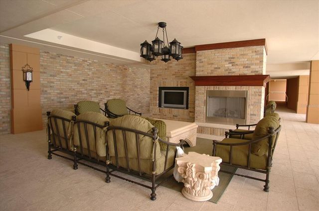 521 MANDALAY AVENUE 1105, Clearwater Beach, FL 33767